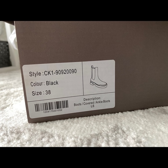 Shoes - Picture 4 of 4